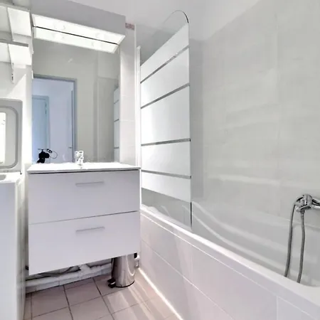 T2 Air-conditioned Port With Parking Apartment Frejus