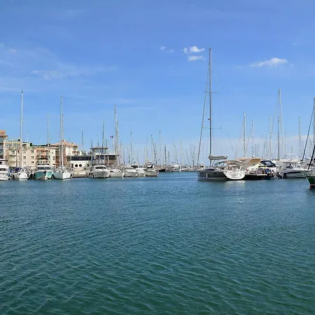 T2 Air-conditioned Port With Parking *