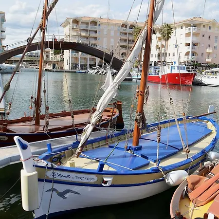 T2 Air-conditioned Port With Parking * Frejus